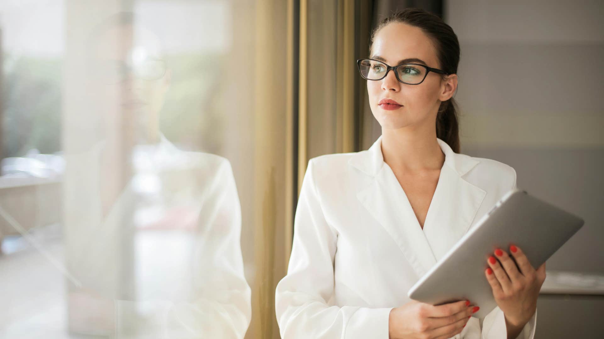 woman who is an independent thinker