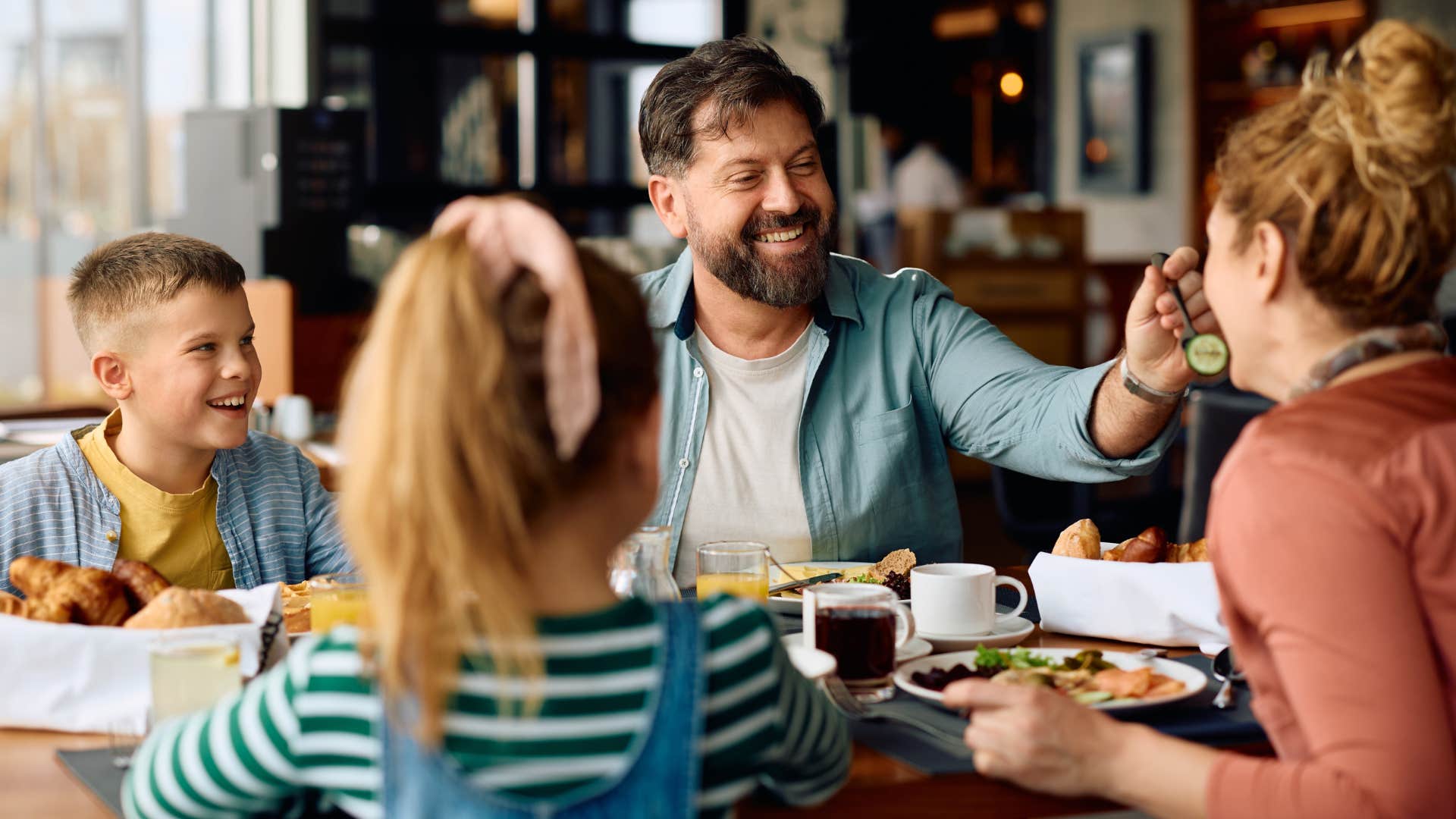 eating out affordable 10 years ago middle class can't afford 