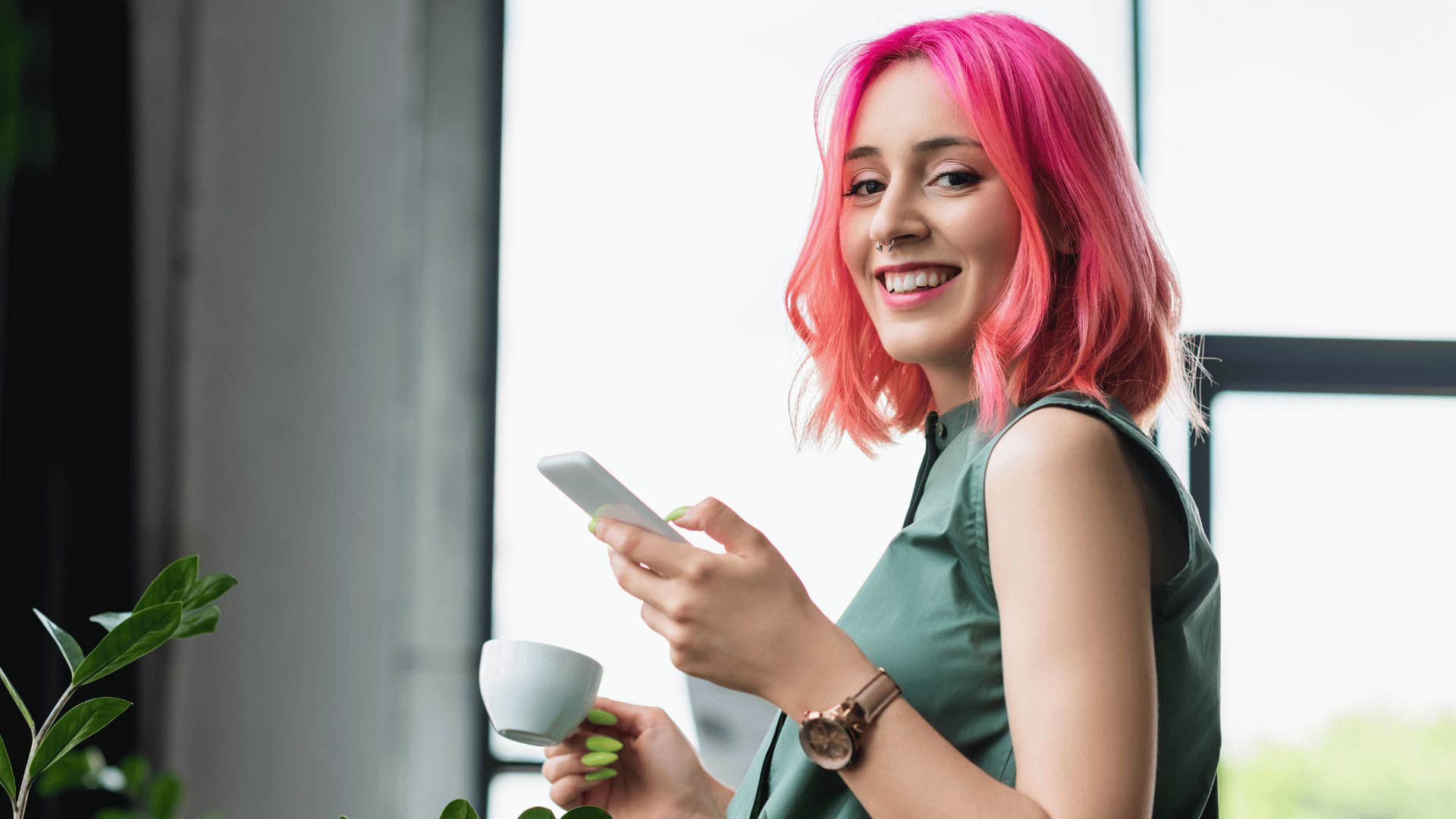 Woman who grew up with lots of money tries on bright pink hair